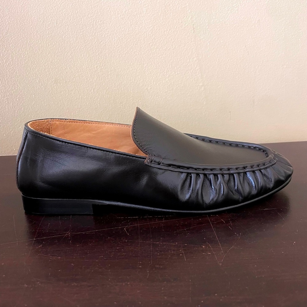 Banana Republic Womens Black Leather Ruched Moc Toe Loafers Size 9 - Picture 3 of 9